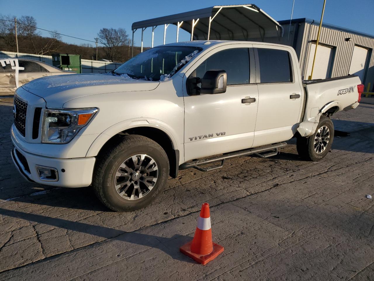 NISSAN TITAN SV 2018