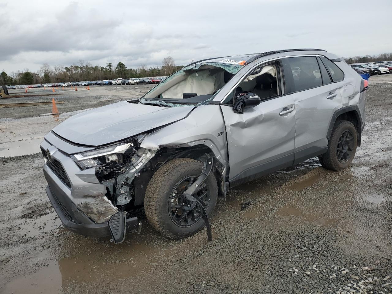 TOYOTA RAV4 XLE 2024