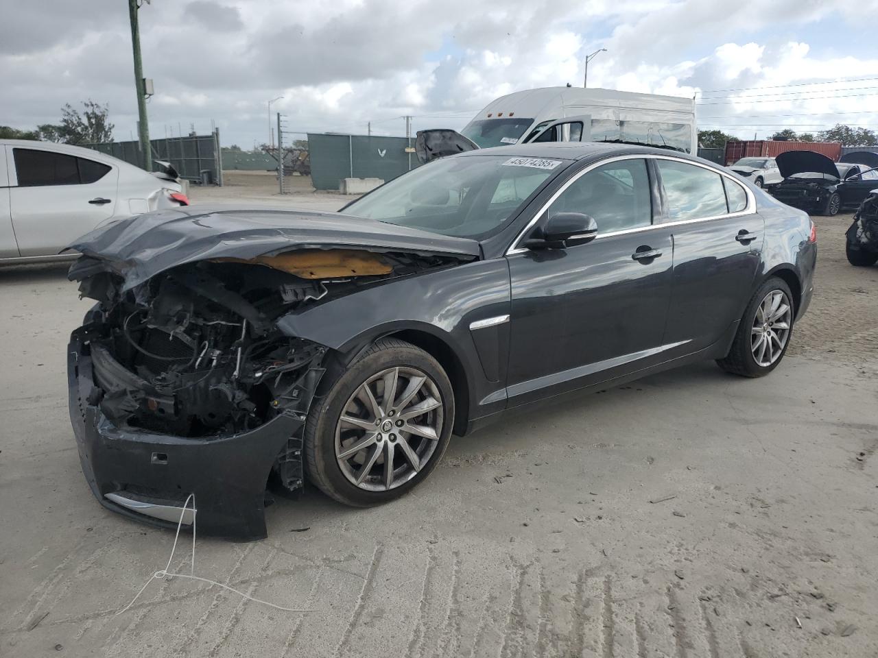 JAGUAR XF 2013