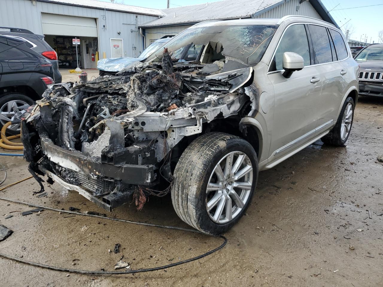 VOLVO XC90 T8 2016