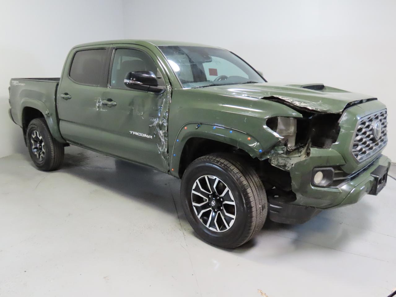TOYOTA TACOMA DOU 2021