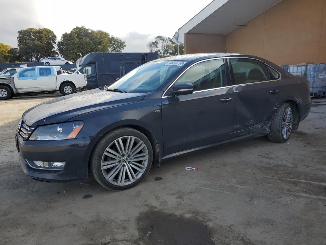 VOLKSWAGEN PASSAT SE 2015