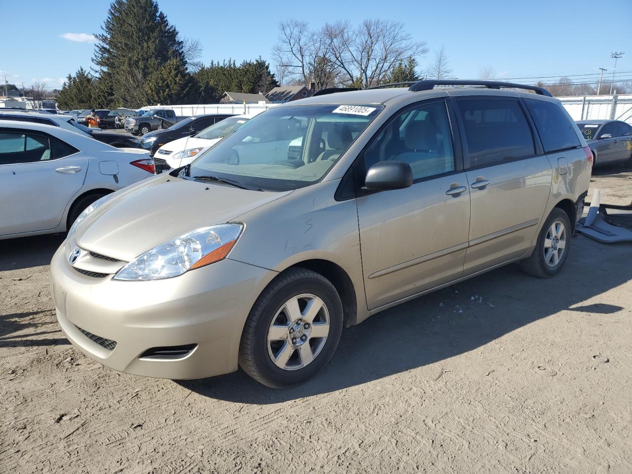 TOYOTA SIENNA CE 2010