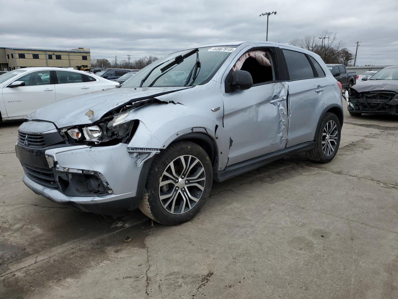 MITSUBISHI OUTLANDER 2016