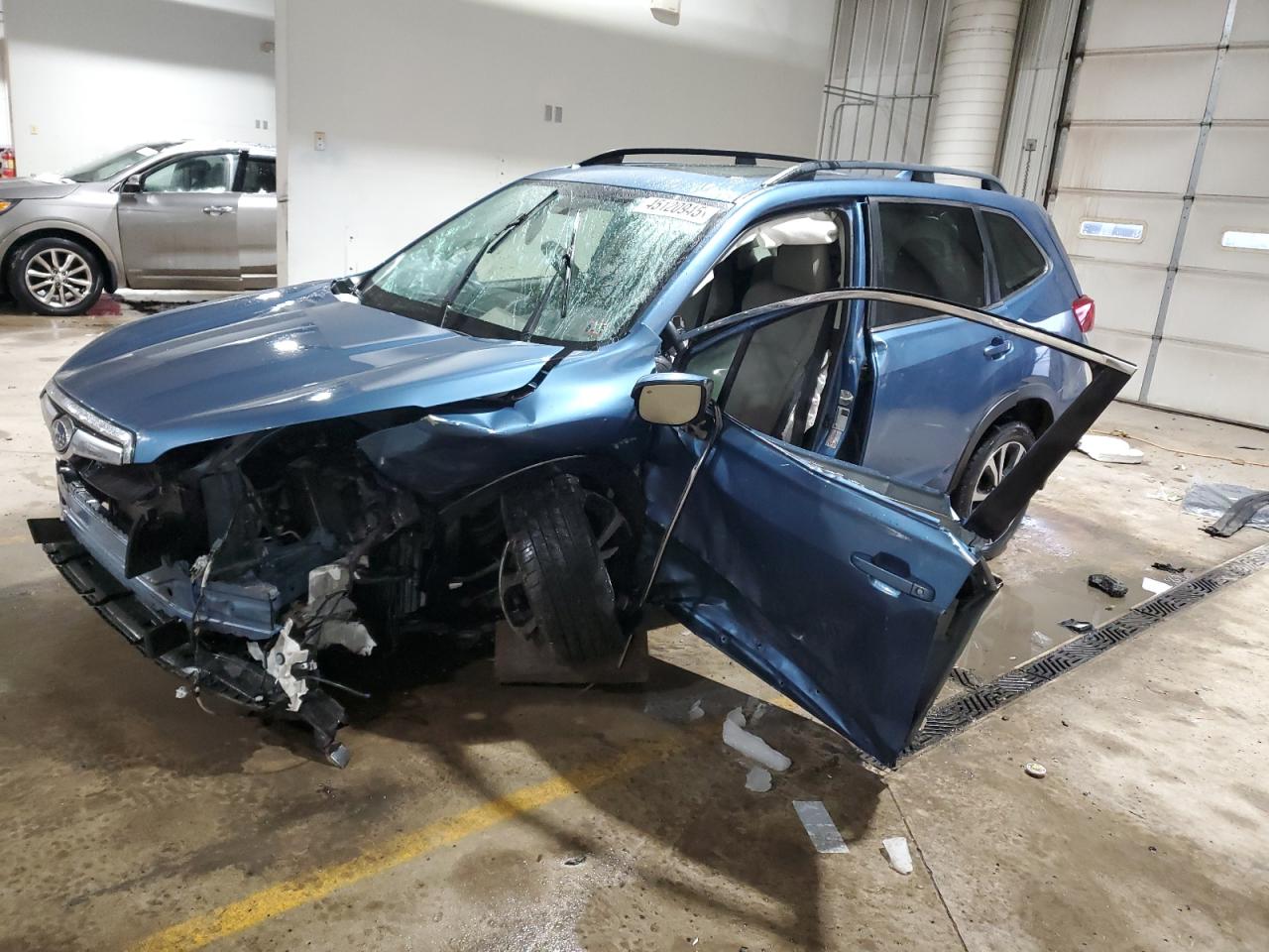 SUBARU FORESTER L 2019