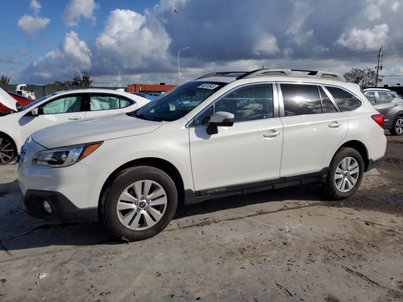 SUBARU OUTBACK 2. 2016