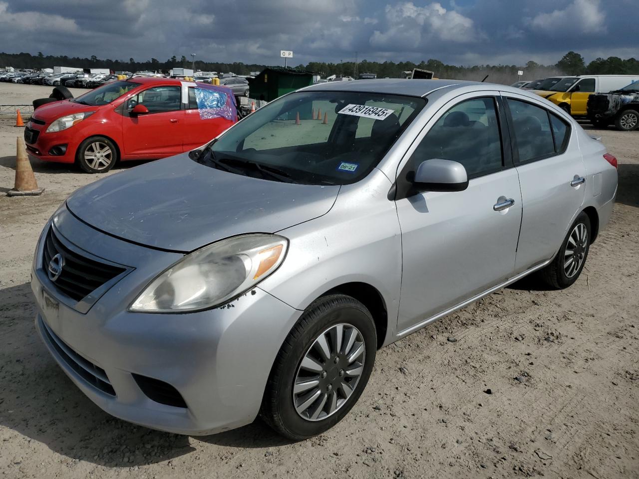 NISSAN VERSA S 2014