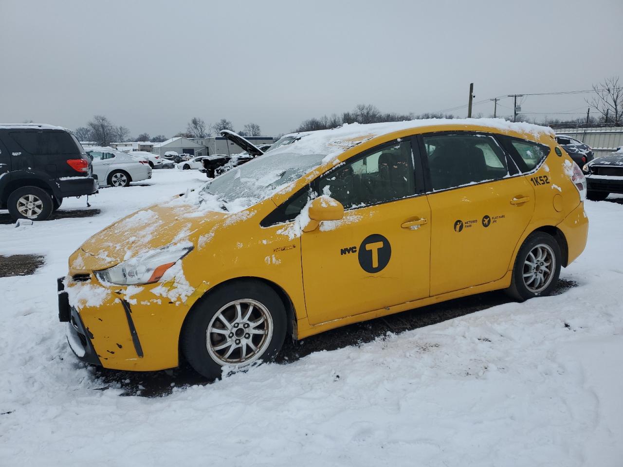 TOYOTA PRIUS V 2016