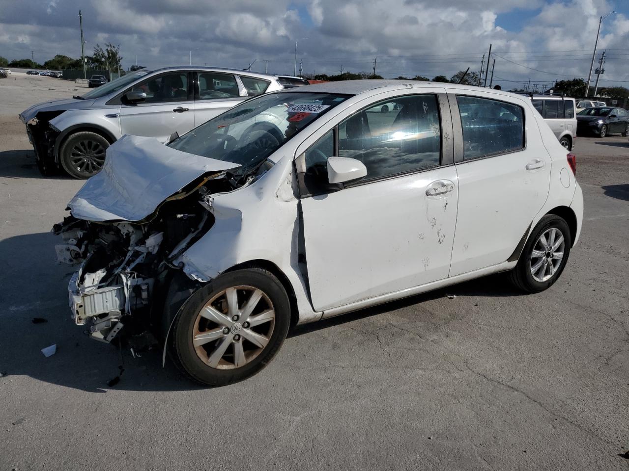 TOYOTA YARIS 2015