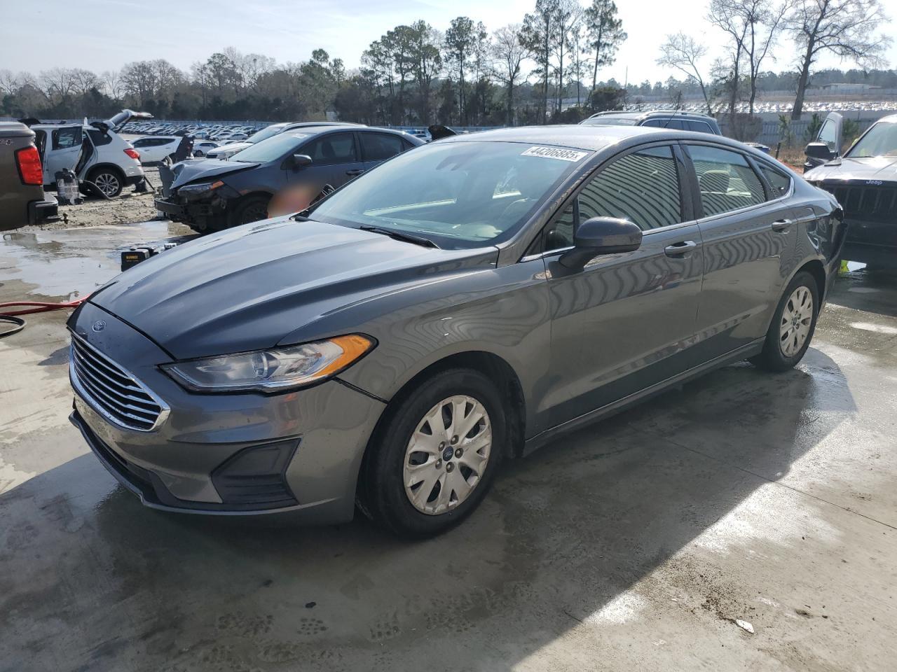 FORD FUSION S 2019