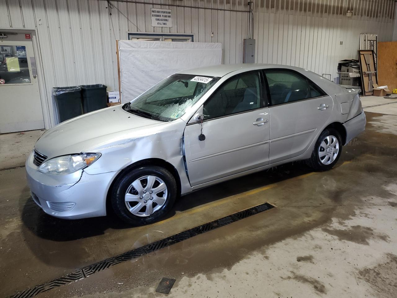 TOYOTA CAMRY LE 2005