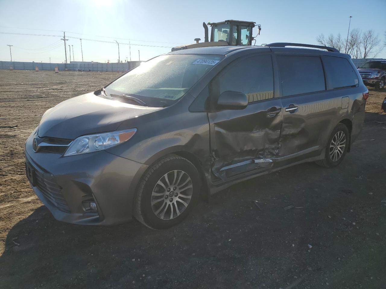 TOYOTA SIENNA XLE 2019