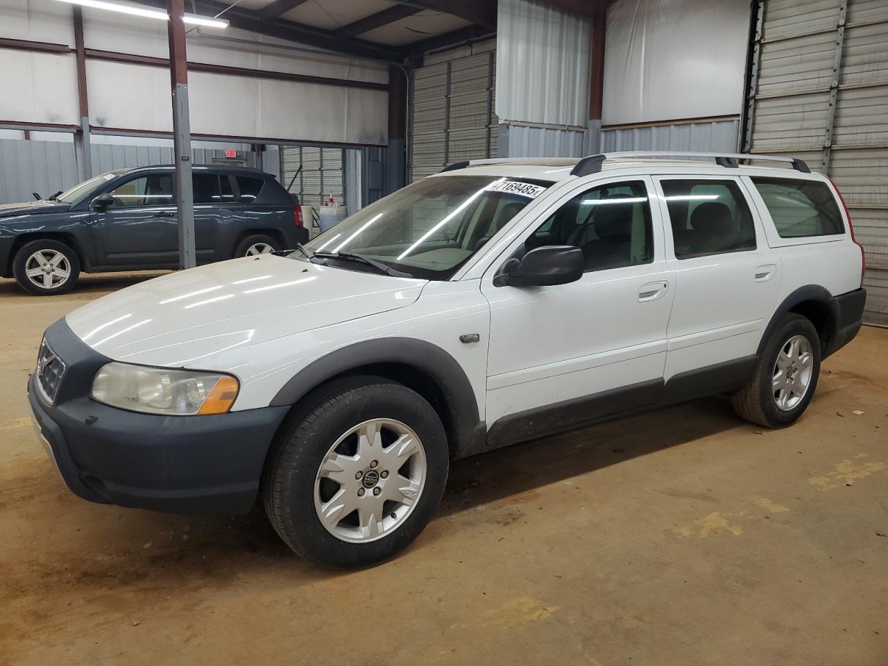 VOLVO XC70 2005