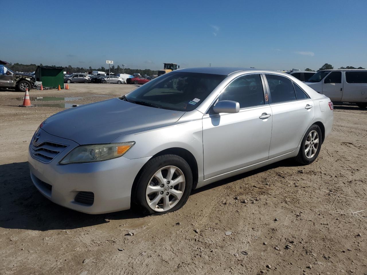 TOYOTA CAMRY BASE 2011