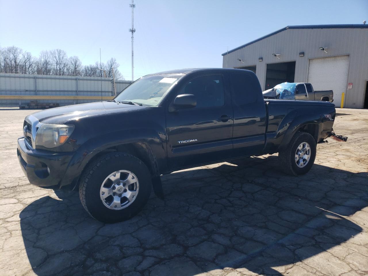 TOYOTA TACOMA ACC 2011