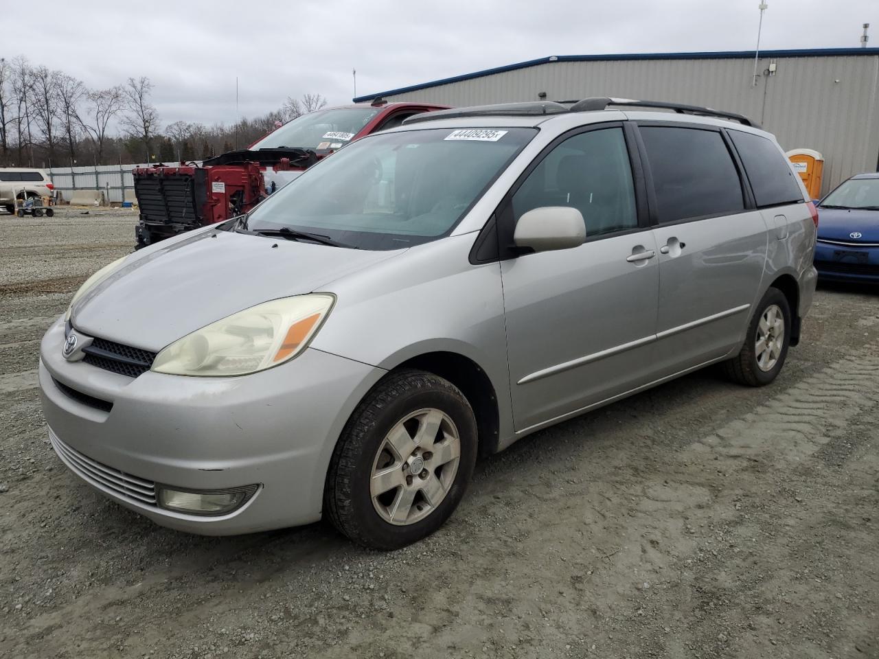 TOYOTA SIENNA XLE 2004