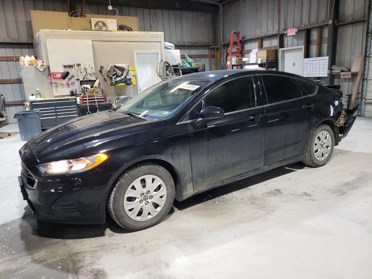 FORD FUSION S 2019