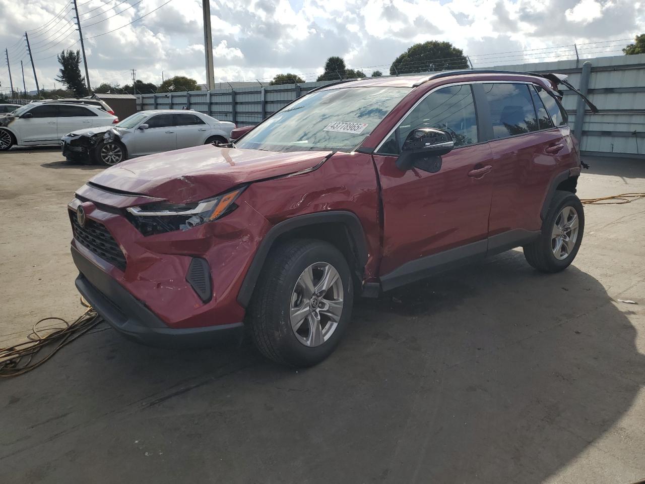 TOYOTA RAV4 XLE 2023