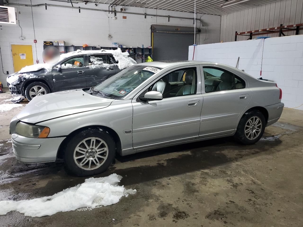 VOLVO S60 2005