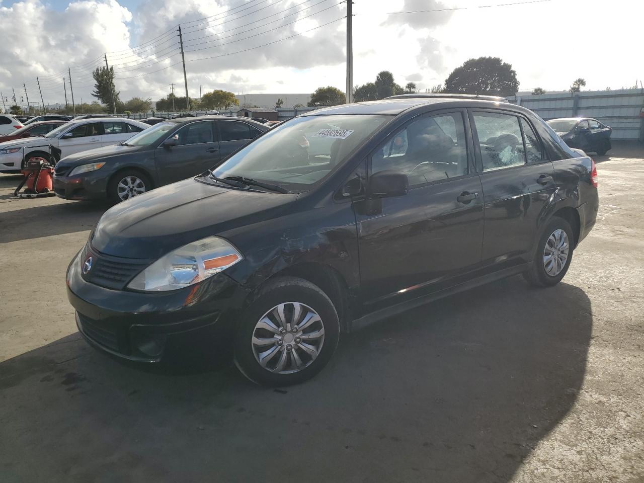 NISSAN VERSA S 2010