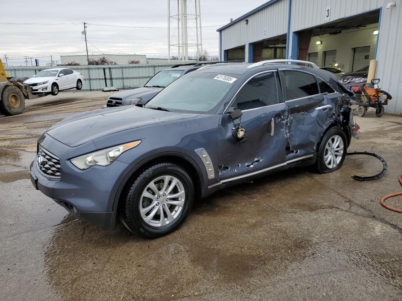INFINITI FX35 2011