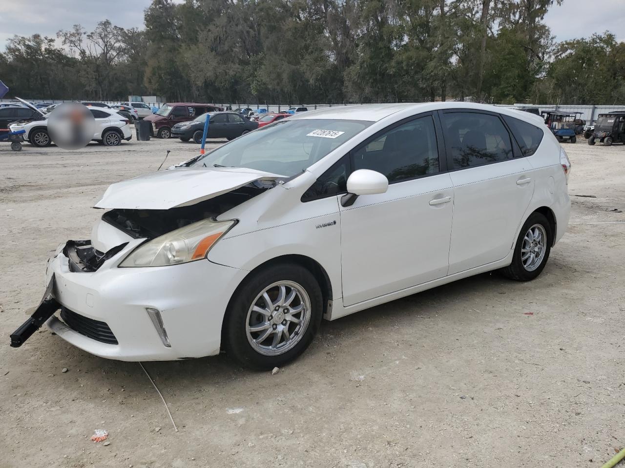 TOYOTA PRIUS V 2012