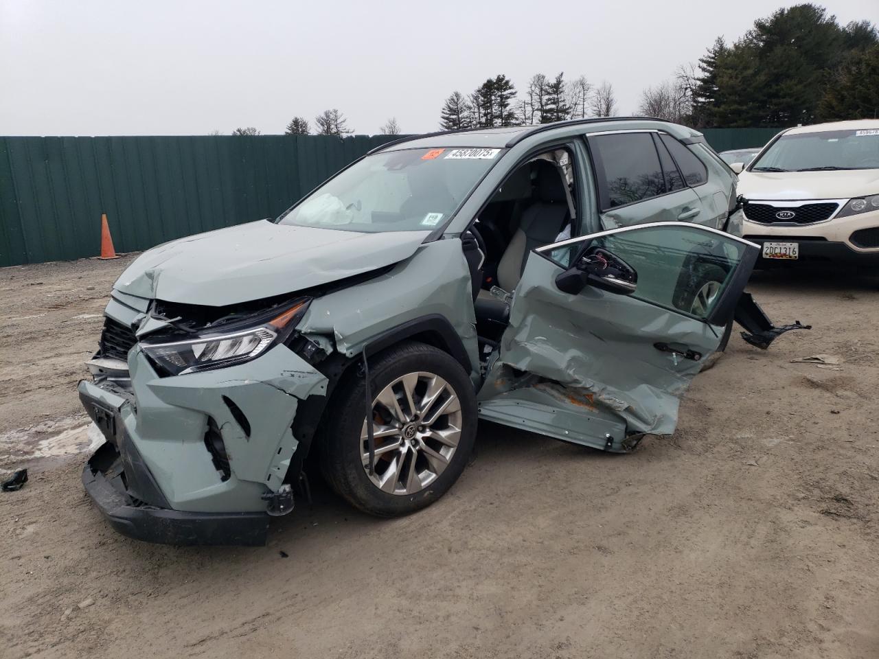 TOYOTA RAV4 XLE P 2021