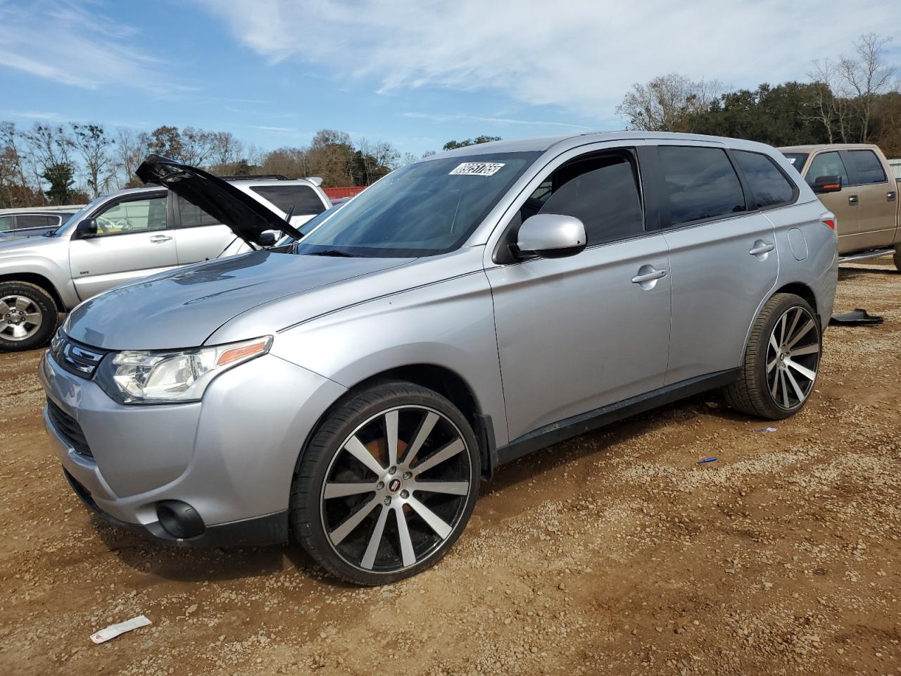 MITSUBISHI OUTLANDER 2014
