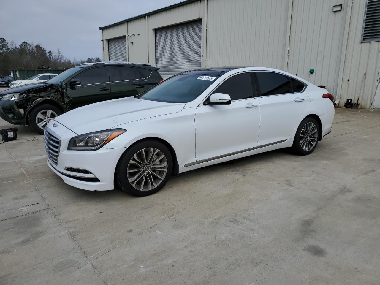 HYUNDAI GENESIS 3. 2015