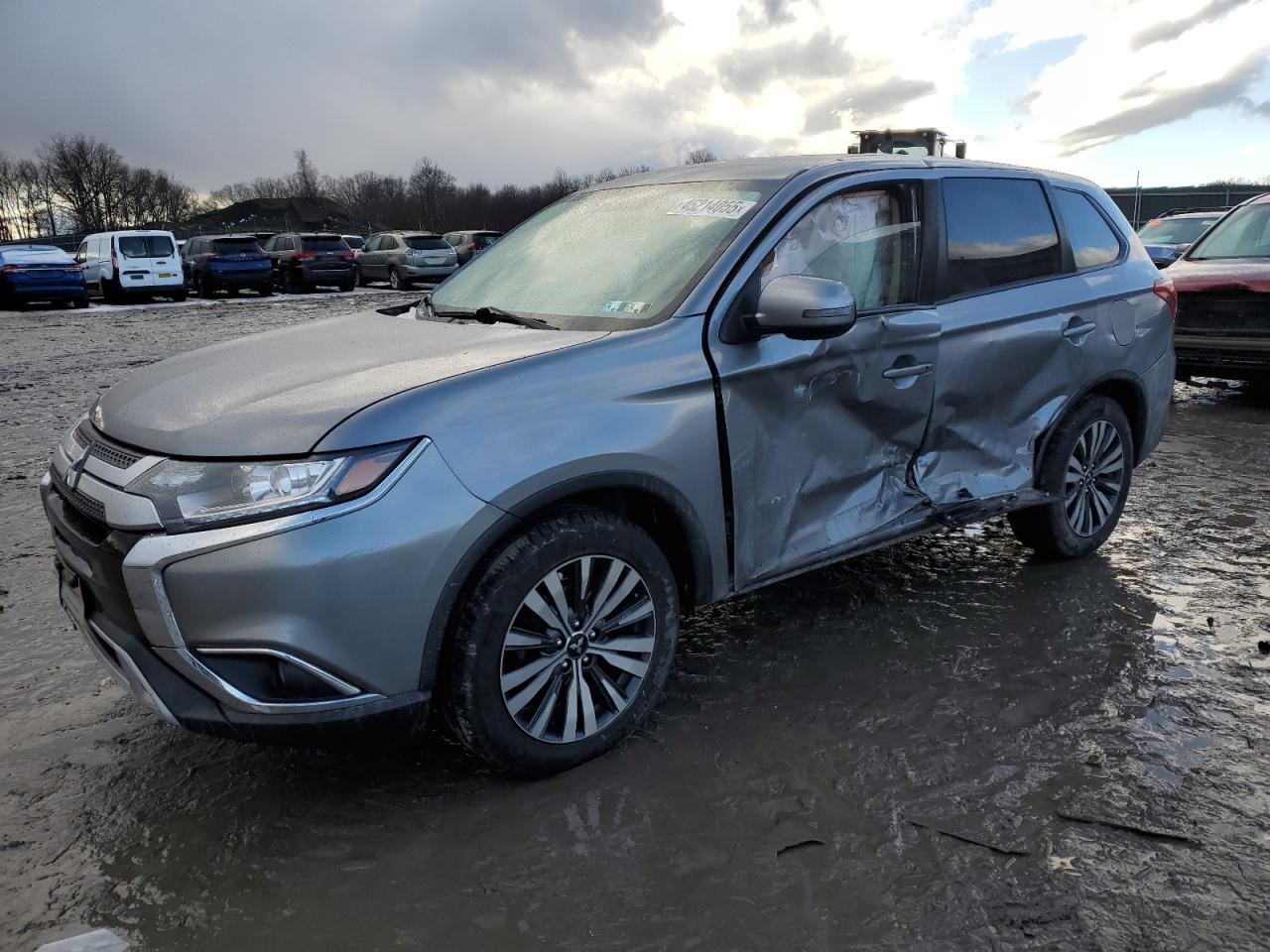 MITSUBISHI OUTLANDER 2019