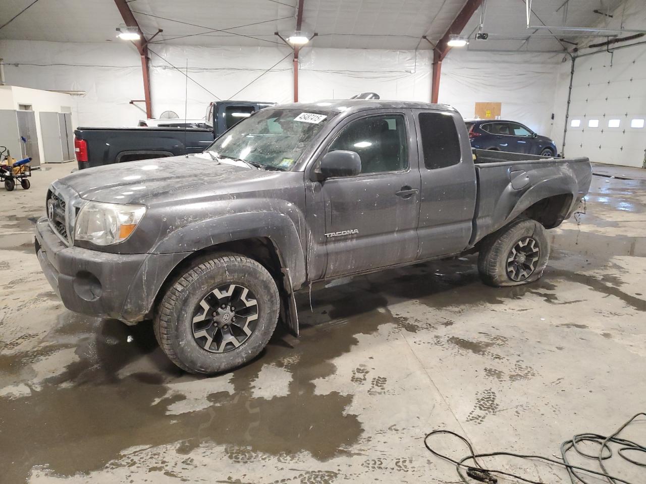 TOYOTA TACOMA ACC 2011