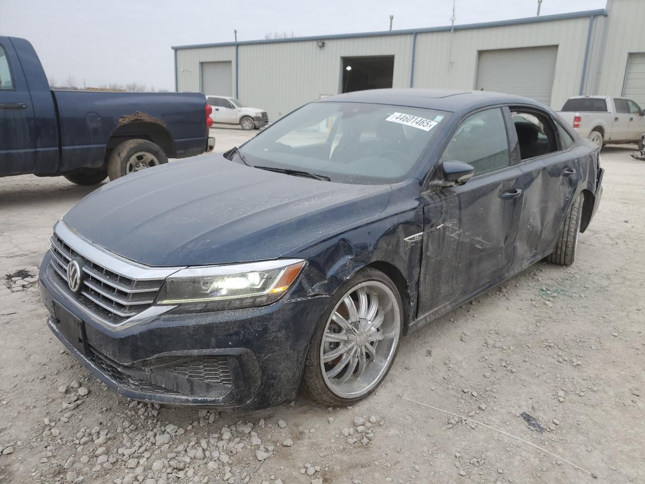 VOLKSWAGEN PASSAT R-L 2021