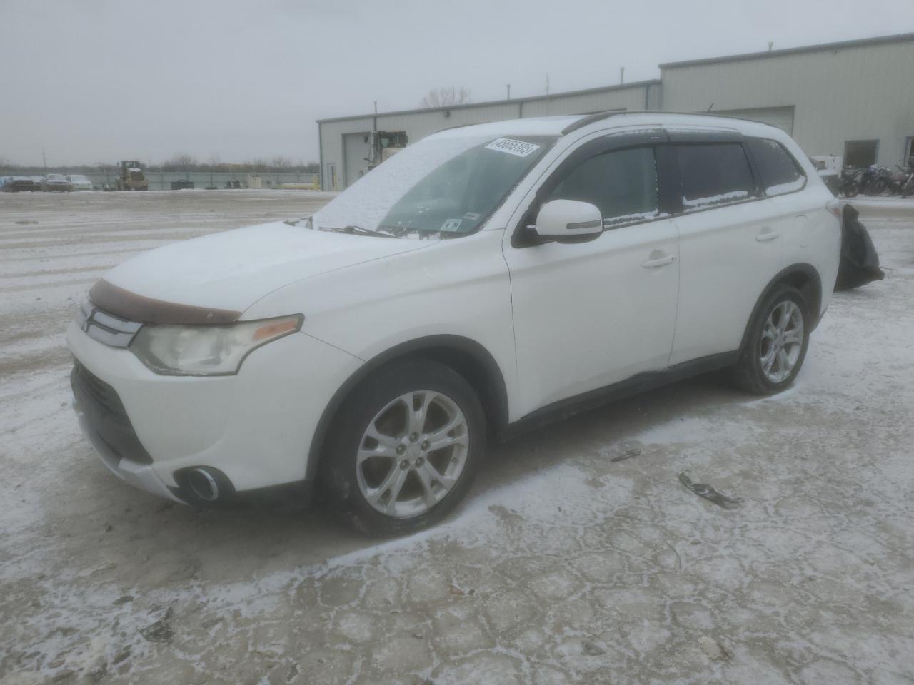 MITSUBISHI OUTLANDER 2015