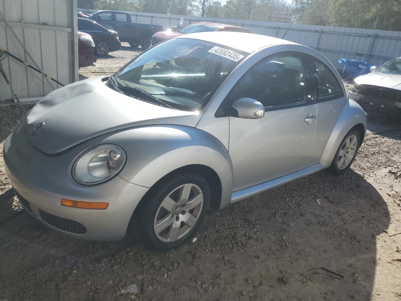 VOLKSWAGEN NEW BEETLE 2007