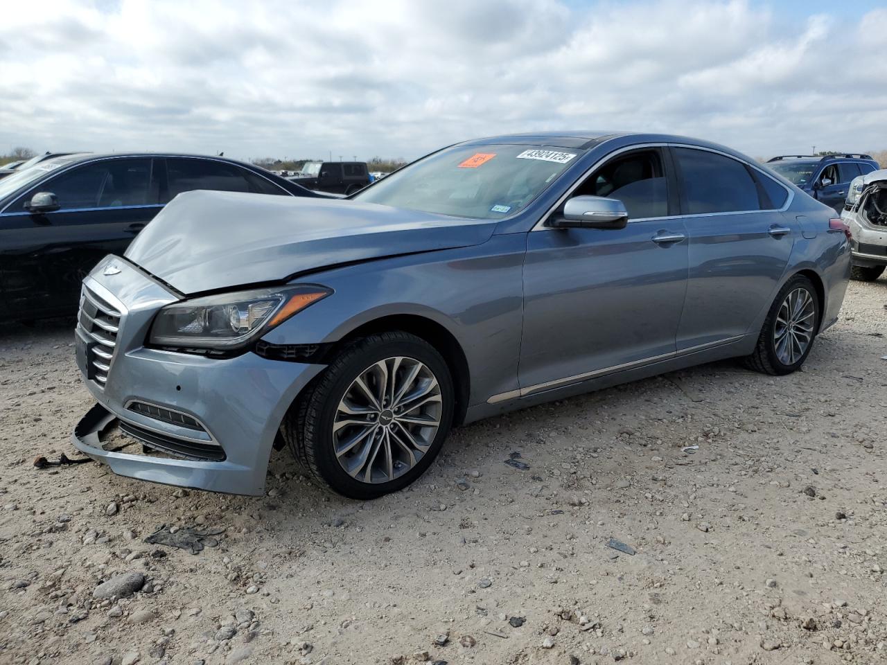 HYUNDAI GENESIS 3. 2015