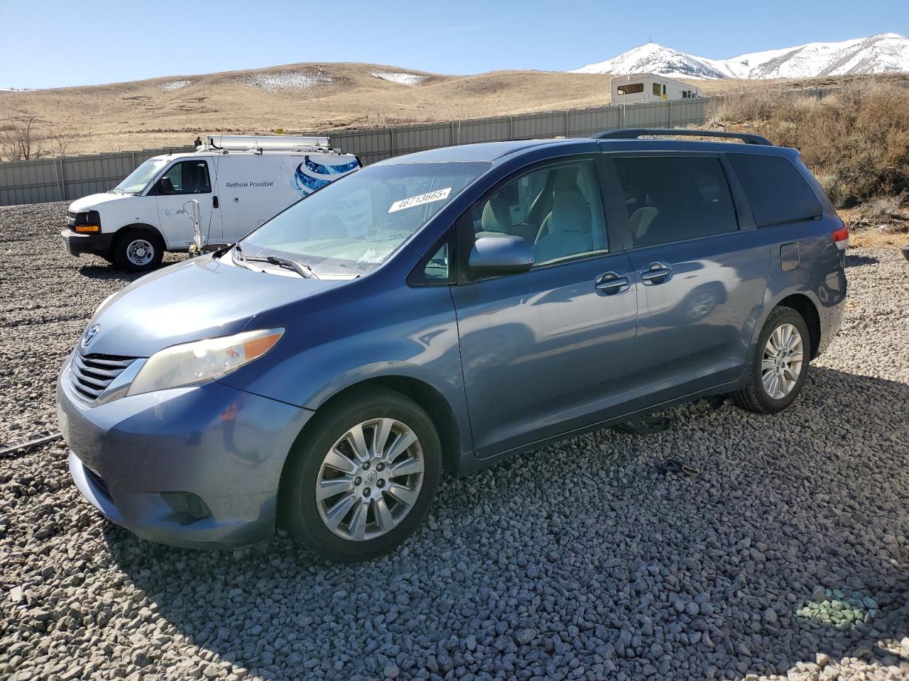 TOYOTA SIENNA LE 2014