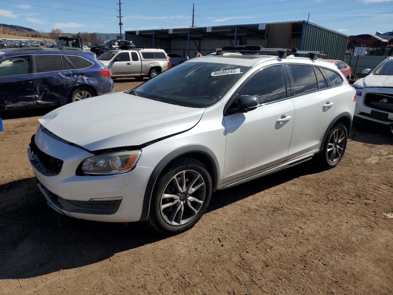VOLVO V60 CROSS 2015