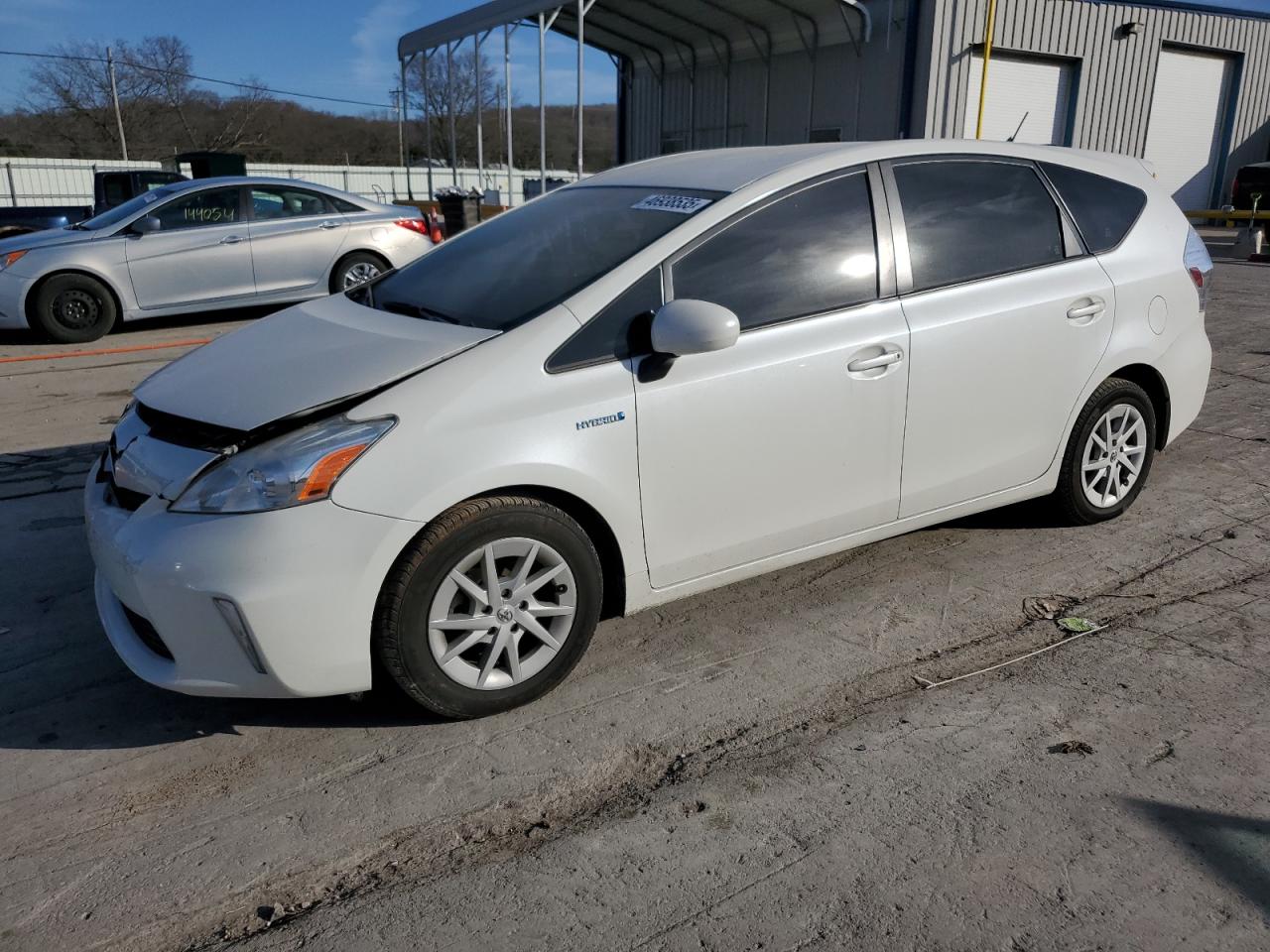TOYOTA PRIUS V 2013