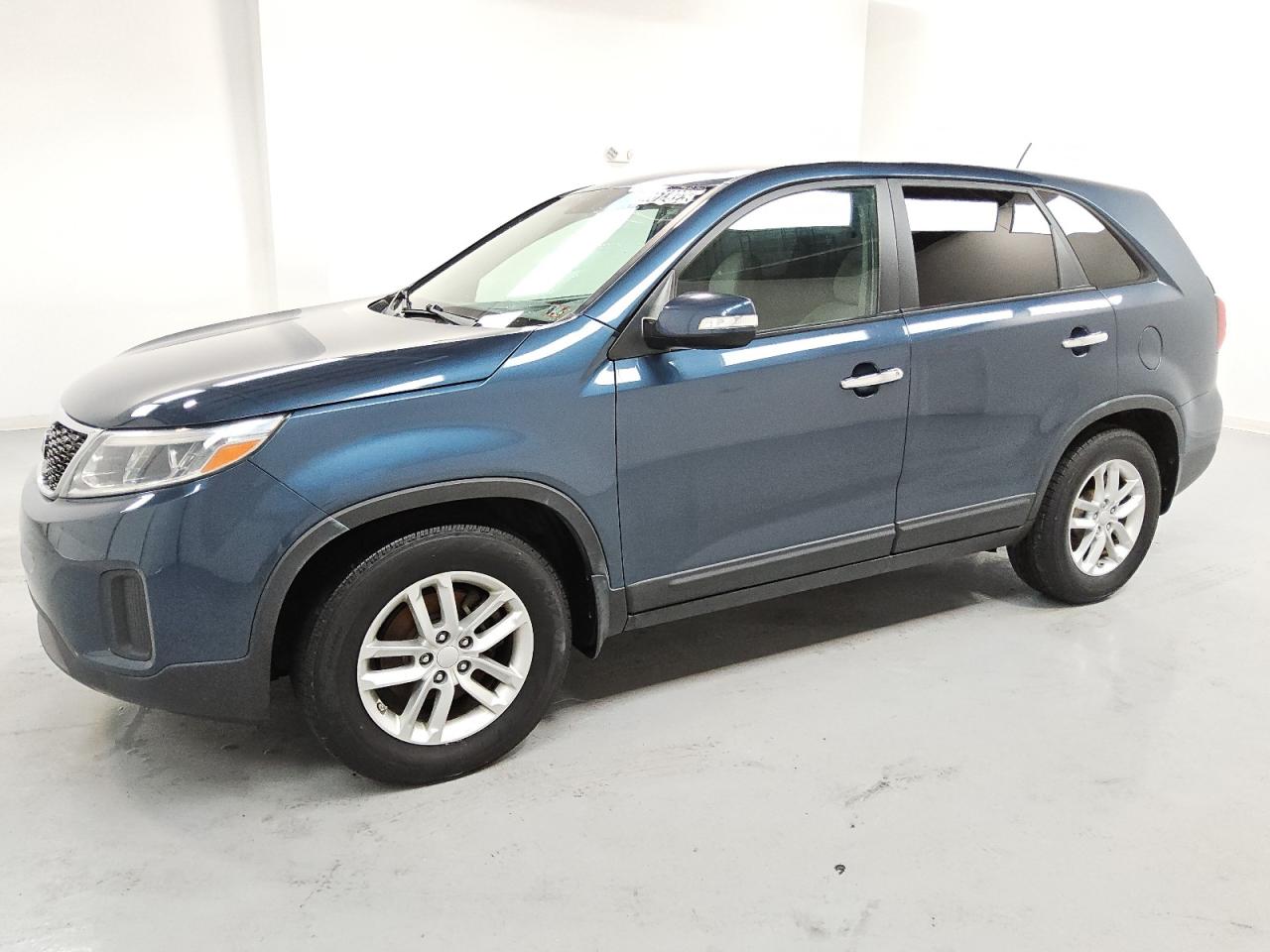 KIA SORENTO LX 2015
