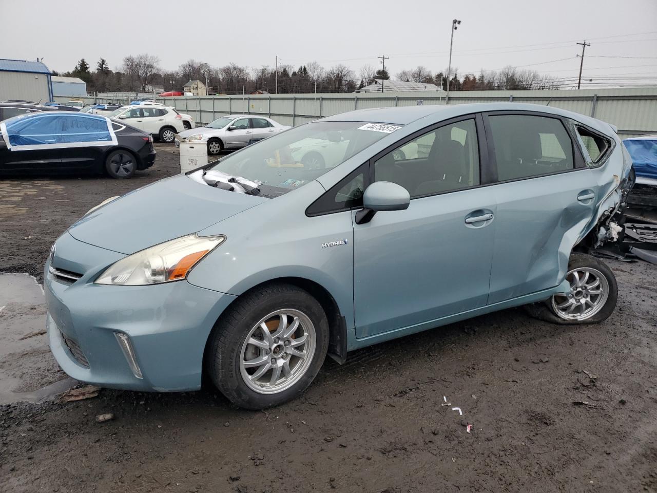 TOYOTA PRIUS V 2014