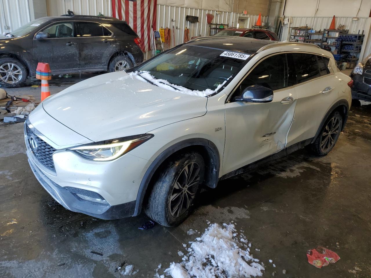INFINITI QX30 BASE 2017