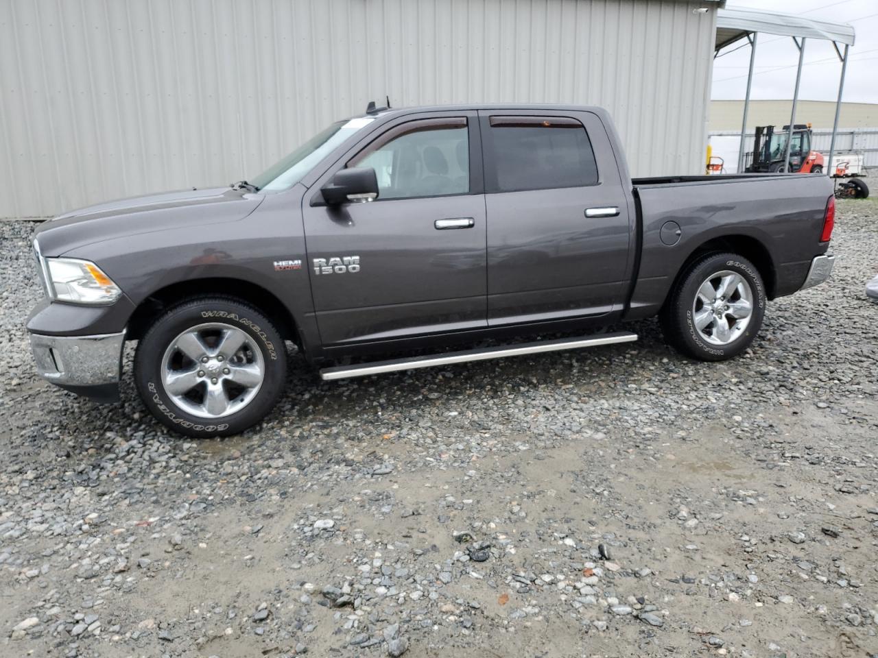 RAM 1500 SLT 2017