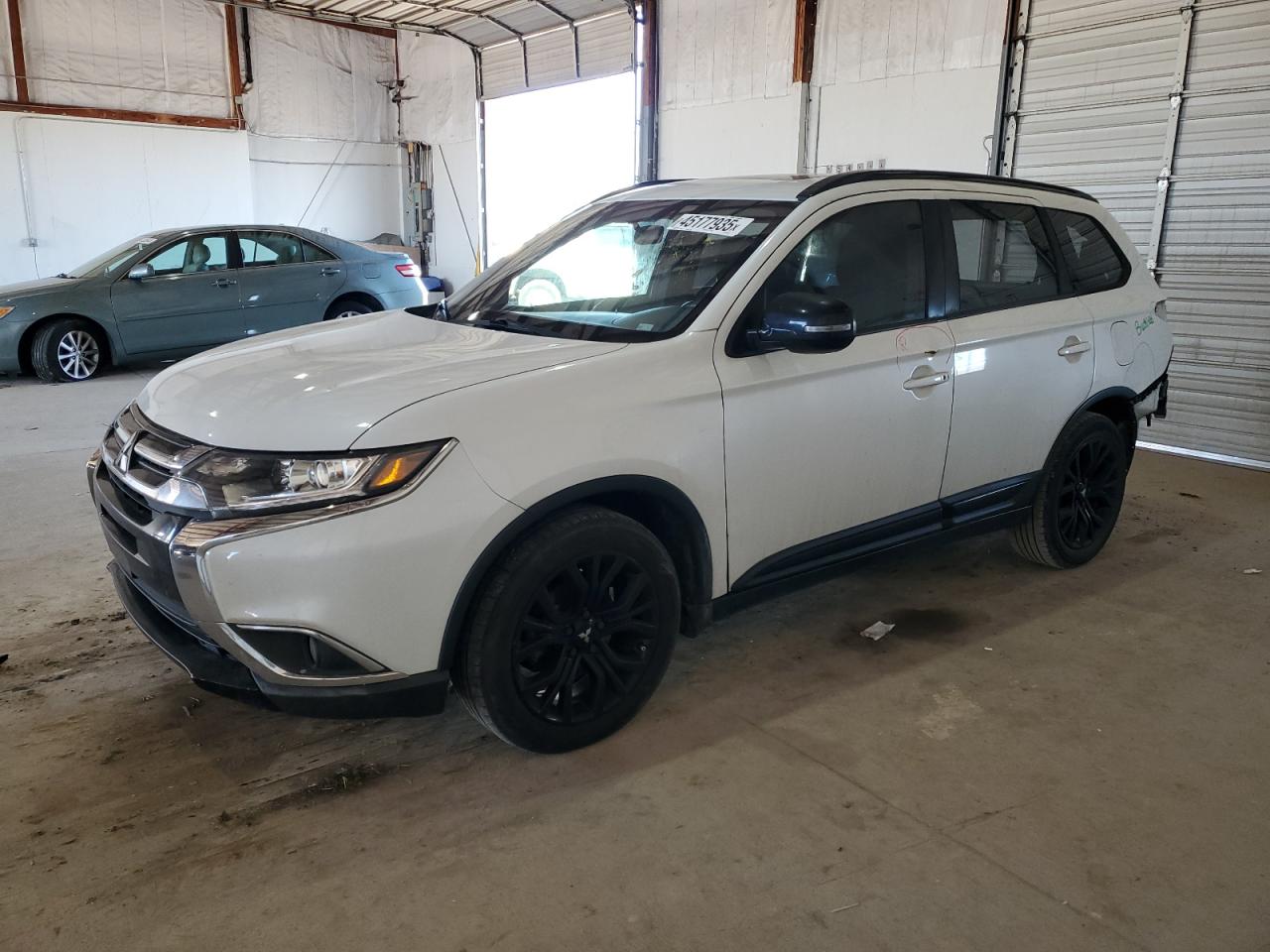 MITSUBISHI OUTLANDER 2018