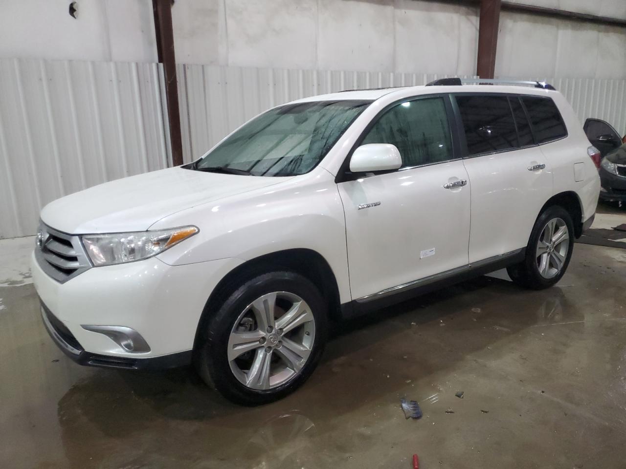 TOYOTA HIGHLANDER 2013