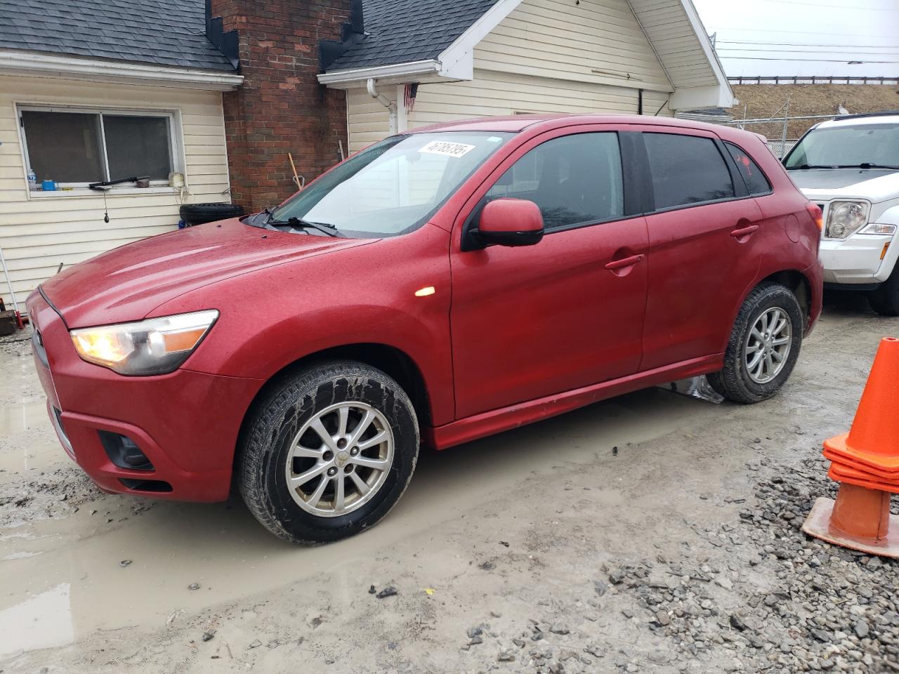 MITSUBISHI OUTLANDER 2012