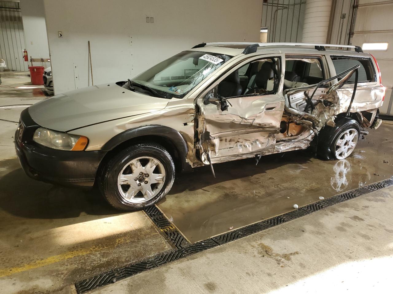 VOLVO XC70 2005