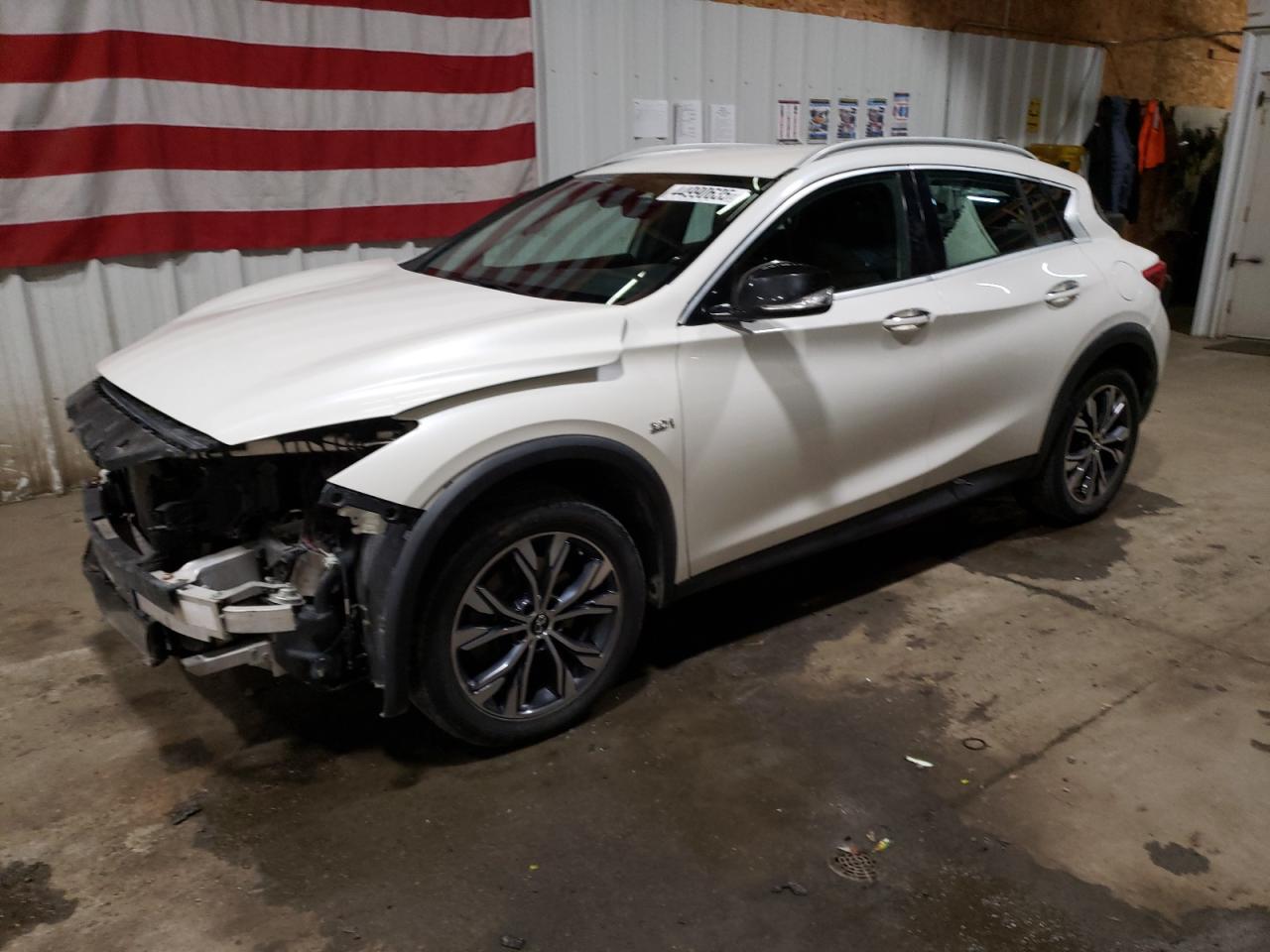 INFINITI QX30 BASE 2017