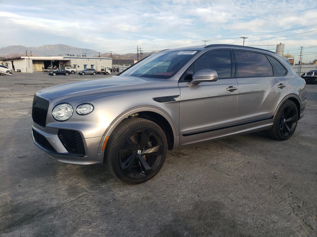 BENTLEY BENTAYGA 2023