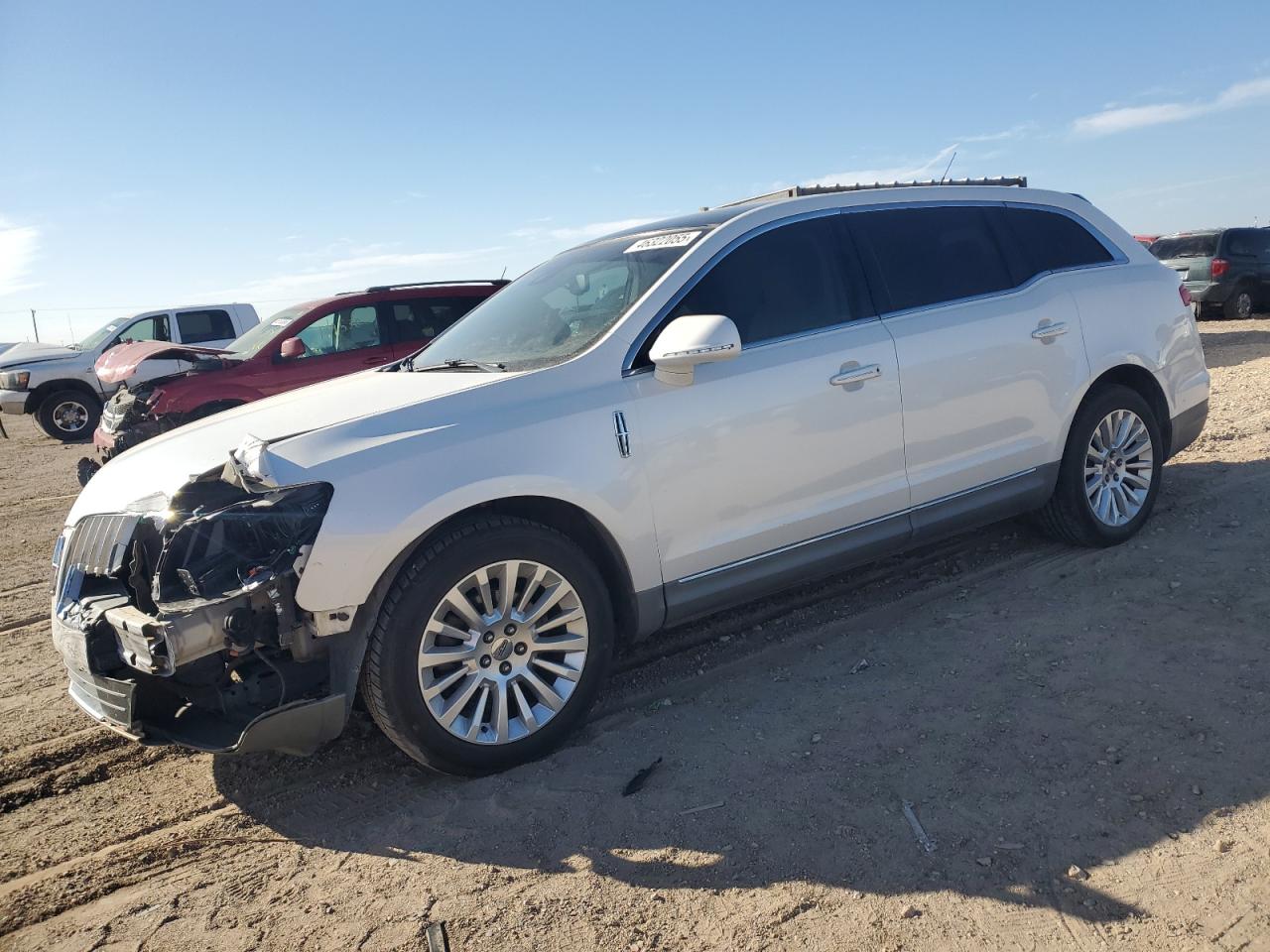 LINCOLN MKT 2010