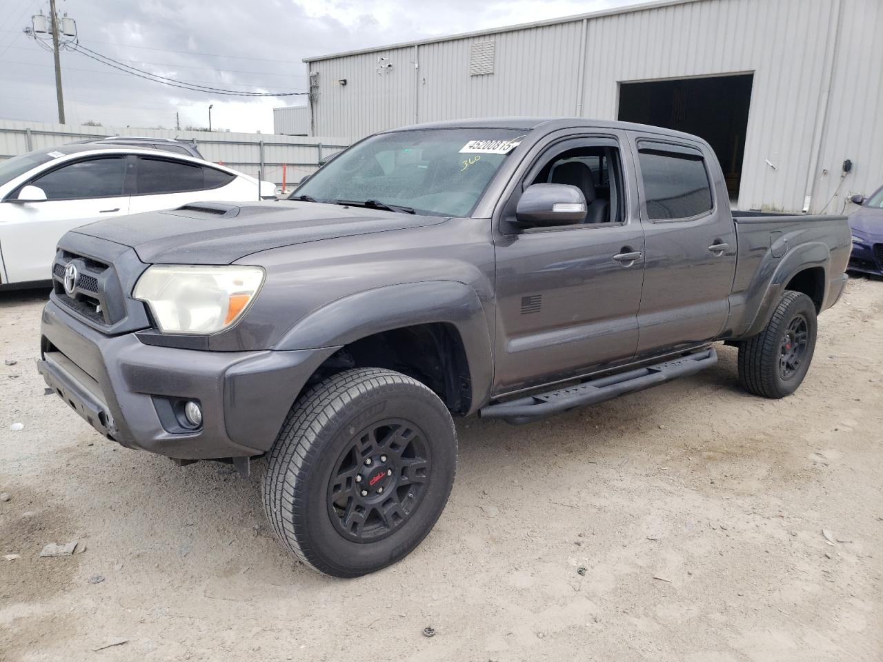 TOYOTA TACOMA DOU 2015